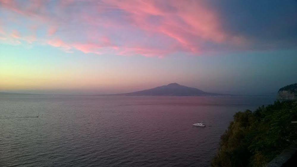 Surriento Suites Sorrento Eksteriør billede