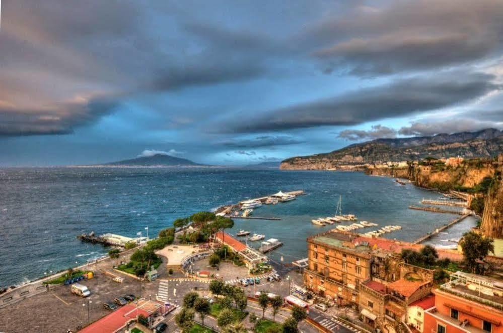 Surriento Suites Sorrento Eksteriør billede