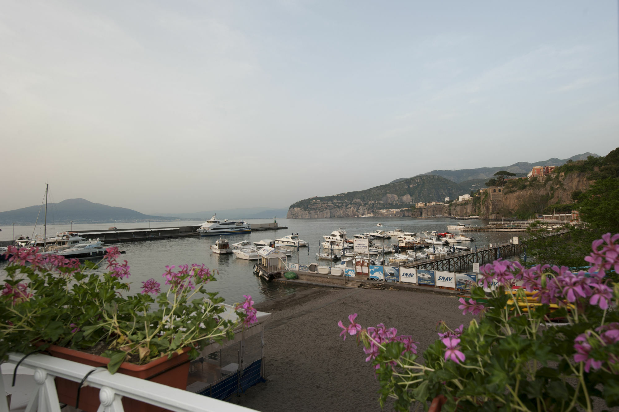 Surriento Suites Sorrento Eksteriør billede